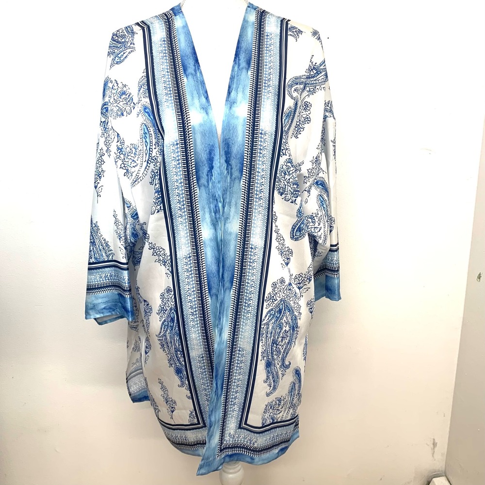 Chicos Blue White Paisley Print Kimono Cardigan Wrap L/XL Open‎ Front Boho Slits